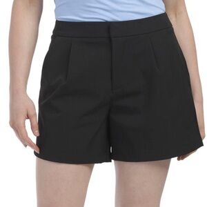 Tommy Bahama Active Wear Women's Black Pleated Shorts Size Large 5 Inch Inseam